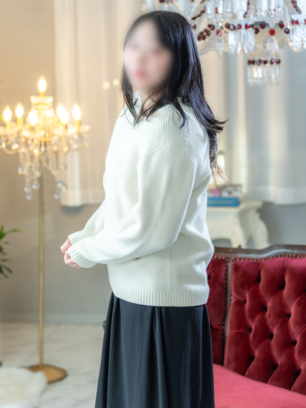 理子(りこ)(22)